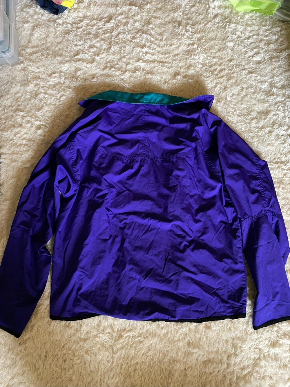 Helly Hansen Unisex Purple Windbreaker Jacket with Teal Lining - Picture 3 of 4